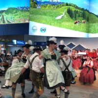 Ausflug Musikkapelle Sulzschneid und Trachtenverein D' Hohenwaldegger nach Berlin zur Grünen Woche mit Besichtigung des Bundestags