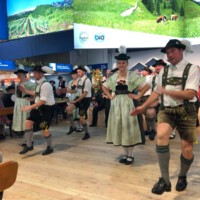 Ausflug Musikkapelle Sulzschneid und Trachtenverein D' Hohenwaldegger nach Berlin zur Grünen Woche mit Besichtigung des Bundestags