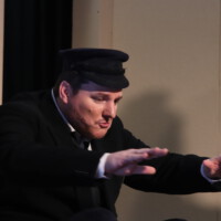 Anders als es der Titel "Mord ist Chefsache" vermuten lässt, ist es eine Komödie, aufgeführt von der Theatergruppe des Trachtenvereins Hohenwaldegger Sulzschneid (c) Andreas Filke Anders als es der Titel "Mord ist Chefsache" vermuten lässt, ist es eine Komödie, aufgeführt von der Theatergruppe des Trachtenvereins Hohenwaldegger Sulzschneid (c) Andreas Filke